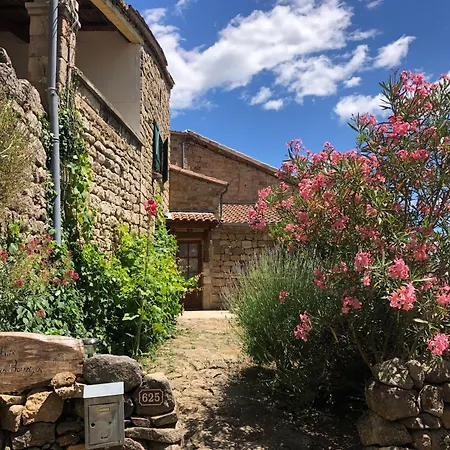 Maison De Hameau Avec Vue Imprenable Et Piscine *